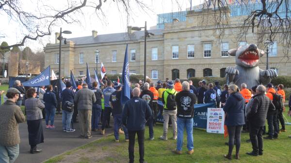 Tas Parliament votes in support of pay parity for striking Saputo workers