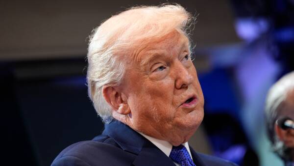 Aussie farmers back in the firing line as Trump imposes new global tariff